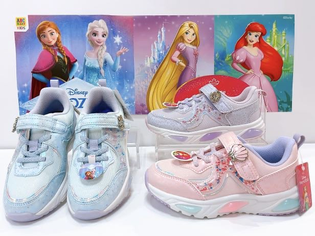 Hawkins kids♡ディズニープリンセス新作スニーカー♡