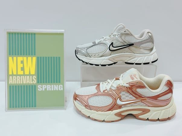 NIKE☆新作スニーカー【V5 RNR】入荷致しました！！